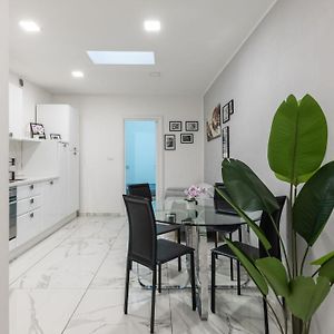 Chic House